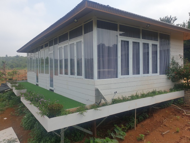 Tổ hợp biệt thự trái phép vô chủ trên lòng hồ thủy điện (!?) - 3