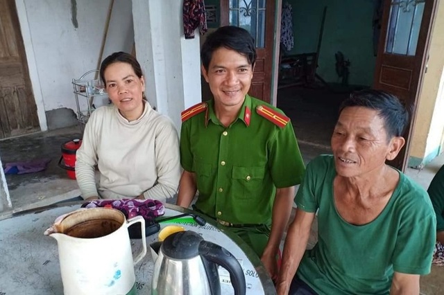 Bác nông dân nghèo trả lại túi xách chứa 60 triệu đồng - 1 Bác nông dân nghèo trả lại túi xách chứa 60 triệu đồng - 1