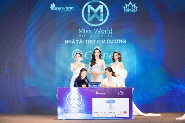 Lương Thùy Linh xuất hiện lộng lẫy cùng nhà tài trợ kim cương Miss World Vietnam 2021 - 3 Lương Thùy Linh xuất hiện lộng lẫy cùng nhà tài trợ kim cương Miss World Vietnam 2021 - 3