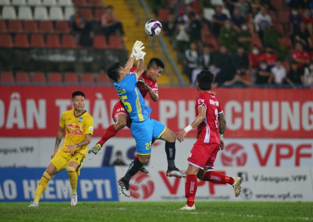 Hải Phòng 0-2 HA Gia Lai: Công Phượng im tiếng, Văn Toàn đặt dấu ấn - 10