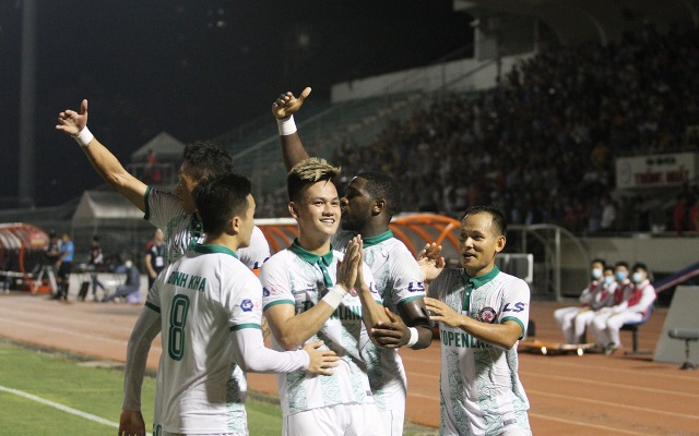 Lee Nguyễn không thi đấu, CLB TPHCM thua đậm Bình Định trên sân nhà - 7 Lee Nguyễn không thi đấu, CLB TPHCM thua đậm Bình Định trên sân nhà - 7