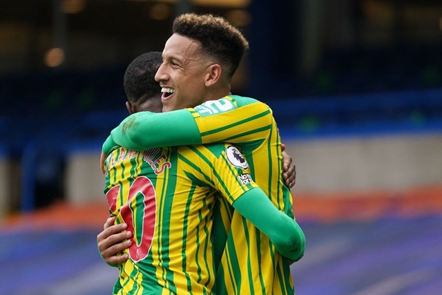 Chelsea 2-5 West Brom: Tấm thẻ đỏ của Silva kéo sập Stamford Bridge - 5 Chelsea 2-5 West Brom: Tấm thẻ đỏ của Silva kéo sập Stamford Bridge - 5