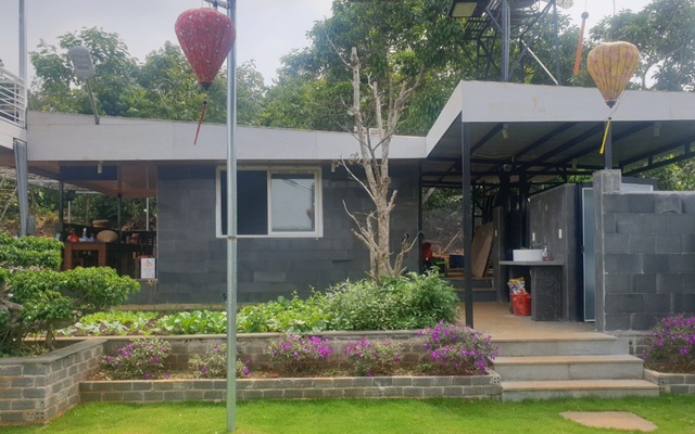 Tổ hợp biệt thự trái phép vô chủ trên lòng hồ thủy điện (!?) - 4