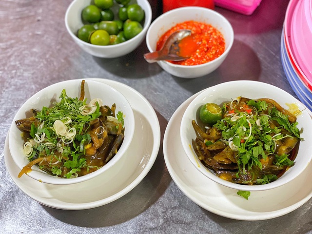 Specialties with long legs peeling tired hands, customers slurp the whole bowl in Hai Phong - 2