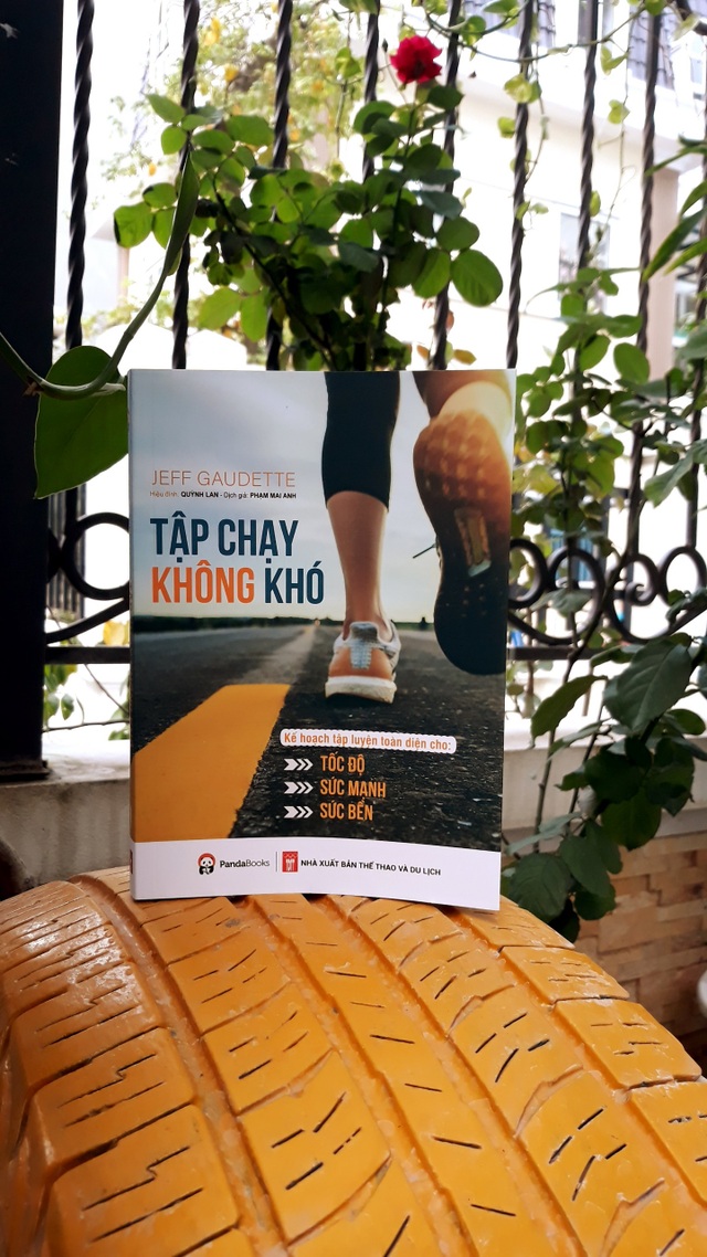 Tập chạy bộ không khó - cuốn sách hay cho ai yêu thích thể thao - 1 Tập chạy bộ không khó - cuốn sách hay cho ai yêu thích thể thao - 1
