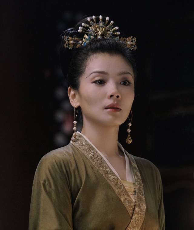 Lại nóng chuyện nữ diễn viên trung niên muốn mãi đóng vai... thanh xuân - 5 Lại nóng chuyện nữ diễn viên trung niên muốn mãi đóng vai... thanh xuân - 5