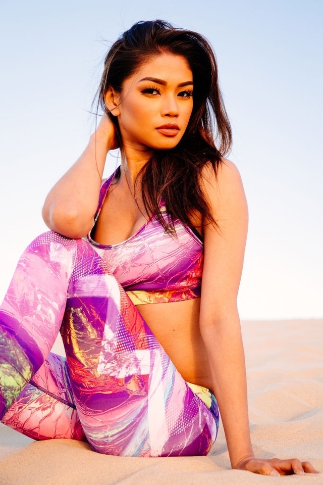 Red Dela Cruz, mỹ nhân đẹp từng centimet của UFC - 16 Red Dela Cruz, mỹ nhân đẹp từng centimet của UFC - 16