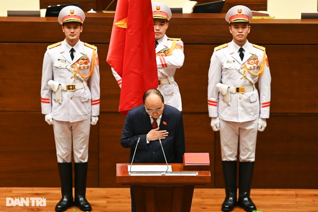 Tân Chủ tịch nước Nguyễn Xuân Phúc tuyên thệ nhậm chức - 6