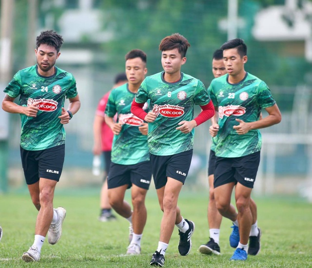 Lee Nguyễn trở lại, được kỳ vọng sẽ cứu chiếc ghế của HLV Polking - 1 Lee Nguyễn trở lại, được kỳ vọng sẽ cứu chiếc ghế của HLV Polking - 1