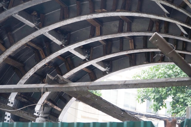 Thêm một vòm cầu trăm tuổi phố Phùng Hưng được đục thông - 5 Thêm một vòm cầu trăm tuổi phố Phùng Hưng được đục thông - 5