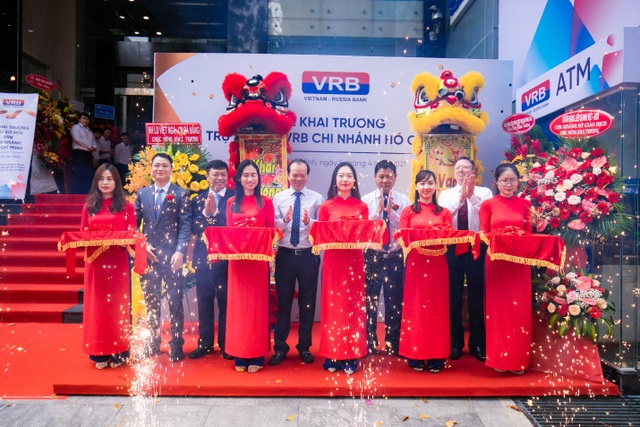 Tưng bừng khai trương trụ sở mới của ngân hàng liên doanh Việt - Nga chi nhánh TPHCM - 1