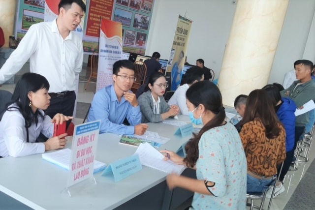 Doanh nghiệp ở Ninh Bình đỏ mắt tìm lao động - 2 Doanh nghiệp ở Ninh Bình đỏ mắt tìm lao động - 2