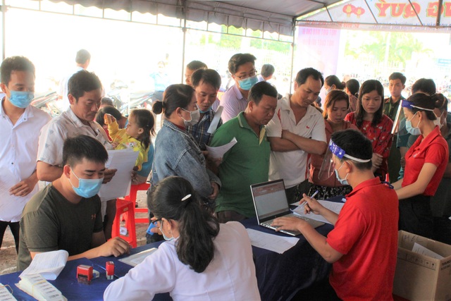 Bạc Liêu: Ngoại vừa trông giữ cháu vừa tham gia hiến máu cứu người - 1 Bạc Liêu: Ngoại vừa trông giữ cháu vừa tham gia hiến máu cứu người - 1