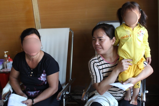 Bạc Liêu: Ngoại vừa trông giữ cháu vừa tham gia hiến máu cứu người - 2 Bạc Liêu: Ngoại vừa trông giữ cháu vừa tham gia hiến máu cứu người - 2