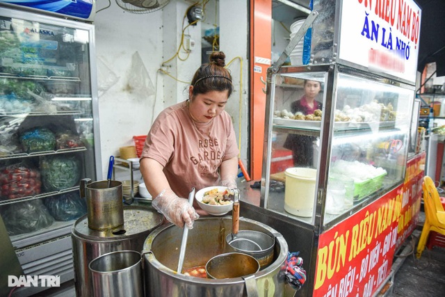 Selling Nam Bo vermicelli, frank noodle, the owner buys land, buys a house in Hanoi old town - 7