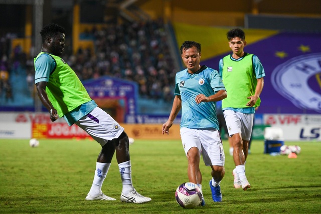 CLB Hà Nội 0-1 CLB Viettel: Trọng Hoàng ghi bàn, Quang Hải kém duyên - 25 CLB Hà Nội 0-1 CLB Viettel: Trọng Hoàng ghi bàn, Quang Hải kém duyên - 25