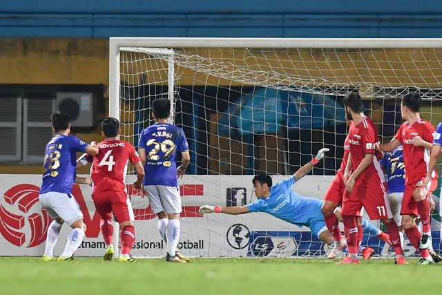 CLB Hà Nội 0-1 CLB Viettel: Trọng Hoàng ghi bàn, Quang Hải kém duyên - 21 CLB Hà Nội 0-1 CLB Viettel: Trọng Hoàng ghi bàn, Quang Hải kém duyên - 21