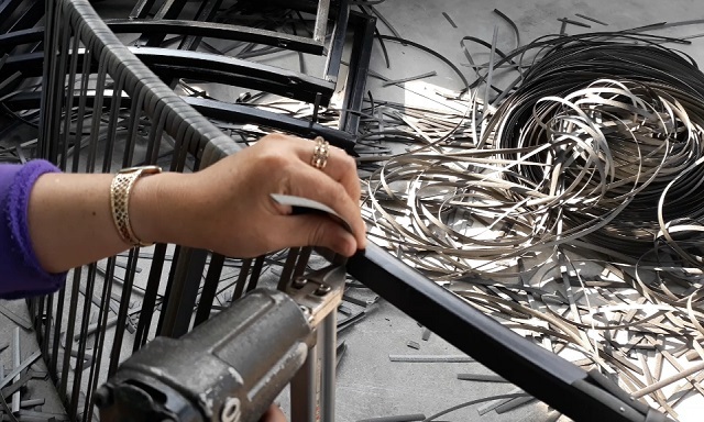 Nhiều lao động nữ tăng thu nhập từ nghề đan bàn ghế nhựa giả mây - 5 Nhiều lao động nữ tăng thu nhập từ nghề đan bàn ghế nhựa giả mây - 5