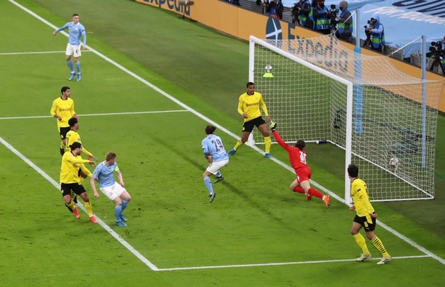 Haaland im tiếng, Dortmund thua Man City ở phút cuối - 2