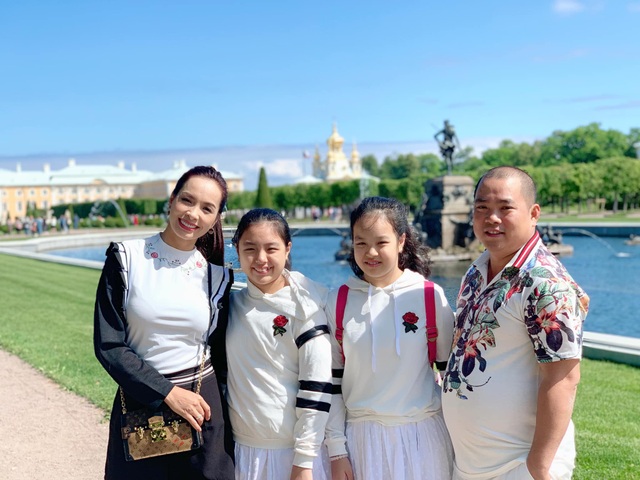 Cựu siêu mẫu Thúy Hạnh đăng ảnh chồng đen thui khiến dân mạng cười xỉu - 9 Cựu siêu mẫu Thúy Hạnh đăng ảnh chồng đen thui khiến dân mạng cười xỉu - 9