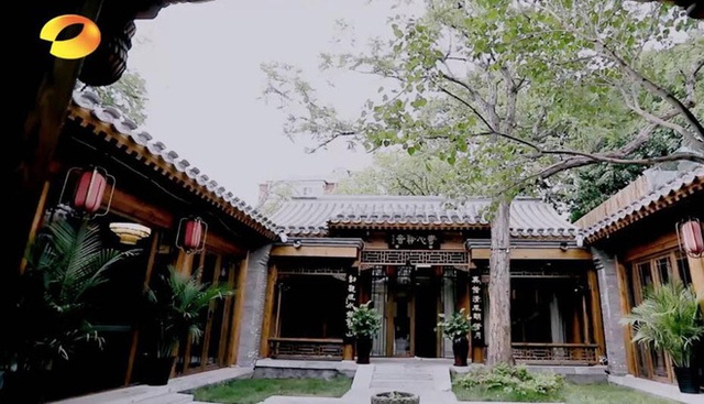 Hòa Thân Vương Cương: 3 đời vợ mới tìm được hạnh phúc bên fan kém 20 tuổi - 10 Hòa Thân Vương Cương: 3 đời vợ mới tìm được hạnh phúc bên fan kém 20 tuổi - 10