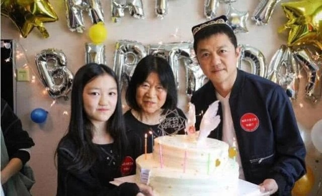 Lý Yên: Cô con gái 15 tuổi sành điệu, sở hữu chiều cao 173 cm của Vương Phi - 11