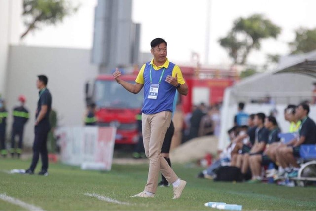 Đà Nẵng 0-2 HA Gia Lai: Bàn thắng siêu đỉnh của Văn Toàn - 13 Đà Nẵng 0-2 HA Gia Lai: Bàn thắng siêu đỉnh của Văn Toàn - 13