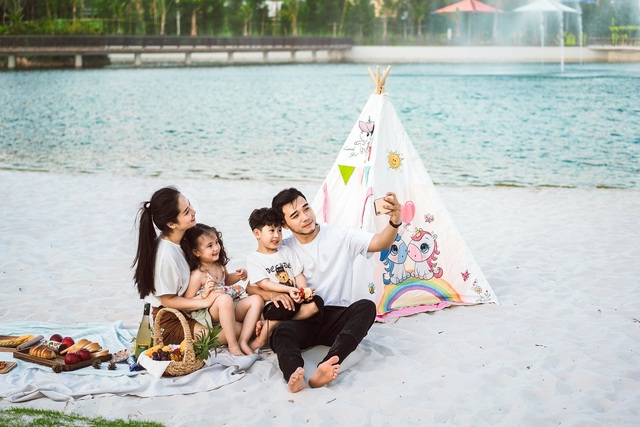 Hàng hiệu Vinhomes mang cơ hội đổi đời cho hàng ngàn bạn trẻ - 1 Hàng hiệu Vinhomes mang cơ hội đổi đời cho hàng ngàn bạn trẻ - 1