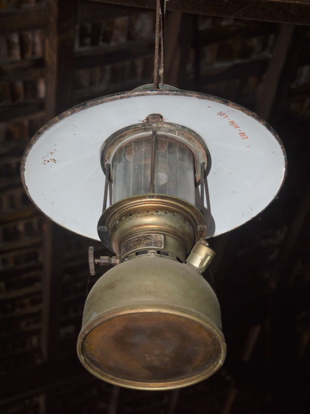 Căn nhà gỗ quý trăm năm tuổi độc nhất vô nhị ở xứ biển Vĩnh Châu - 9 Căn nhà gỗ quý trăm năm tuổi độc nhất vô nhị ở xứ biển Vĩnh Châu - 9