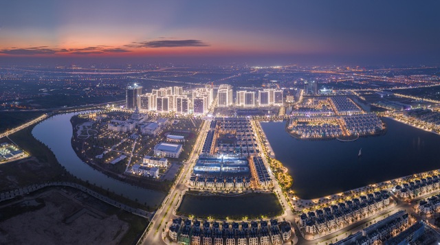 Hàng hiệu Vinhomes mang cơ hội đổi đời cho hàng ngàn bạn trẻ - 2 Hàng hiệu Vinhomes mang cơ hội đổi đời cho hàng ngàn bạn trẻ - 2