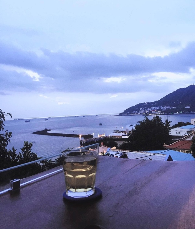 3 quán cà phê view biển ở Vũng Tàu, vừa ngắm hoàng hôn vừa nghe sóng vỗ - 6 3 quán cà phê view biển ở Vũng Tàu, vừa ngắm hoàng hôn vừa nghe sóng vỗ - 6