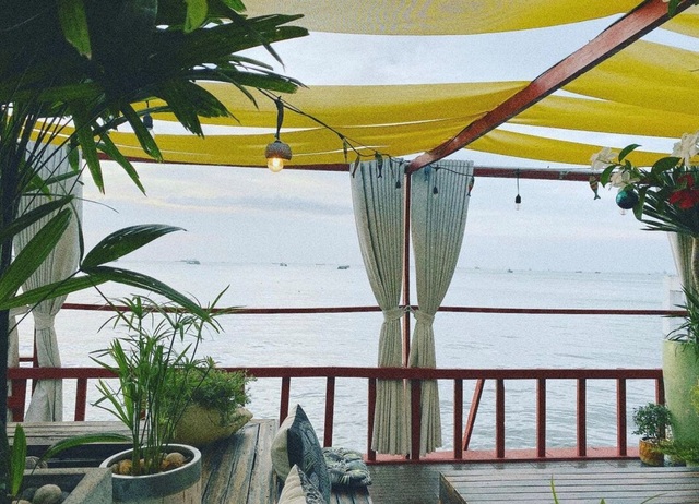 3 quán cà phê view biển ở Vũng Tàu, vừa ngắm hoàng hôn vừa nghe sóng vỗ - 8 3 quán cà phê view biển ở Vũng Tàu, vừa ngắm hoàng hôn vừa nghe sóng vỗ - 8
