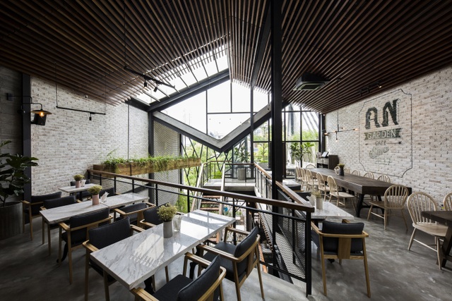 Quán cà phê người chồng dành tặng vợ lấy cảm hứng từ vườn treo Babylon - 9 Quán cà phê người chồng dành tặng vợ lấy cảm hứng từ vườn treo Babylon - 9