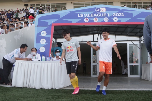 Đà Nẵng 0-2 HA Gia Lai: Bàn thắng siêu đỉnh của Văn Toàn - 18 Đà Nẵng 0-2 HA Gia Lai: Bàn thắng siêu đỉnh của Văn Toàn - 18