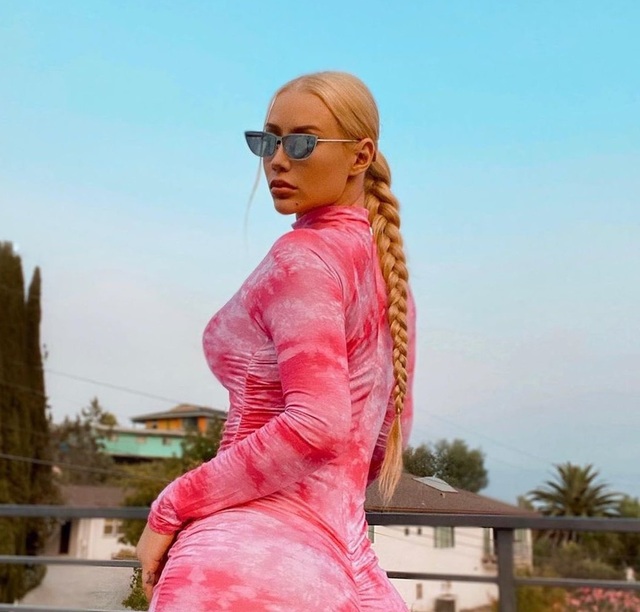 Ca sĩ gợi cảm Iggy Azalea tung loạt tin nhắn gạ tình