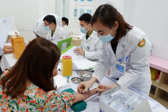 Vắc xin Covid-19 Việt Nam đầu tiên hoàn thành tiêm thử giai đoạn 2 - 3 Vắc xin Covid-19 Việt Nam đầu tiên hoàn thành tiêm thử giai đoạn 2 - 3