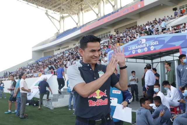 Đà Nẵng 0-2 HA Gia Lai: Bàn thắng siêu đỉnh của Văn Toàn - 21 Đà Nẵng 0-2 HA Gia Lai: Bàn thắng siêu đỉnh của Văn Toàn - 21