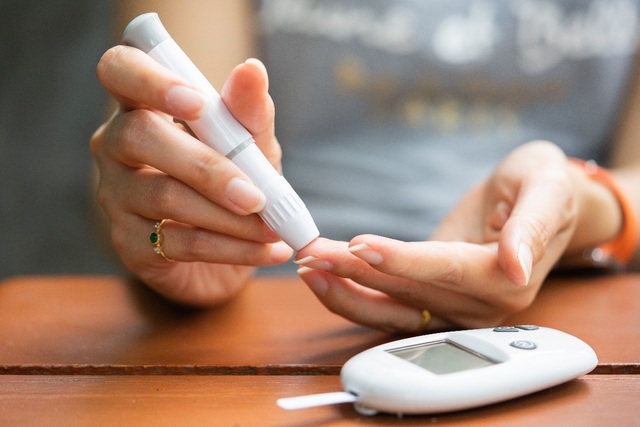 Tìm hiểu cách quản lý đái tháo đường tốt hơn bằng thiết bị đo đường huyết liên tục - 1 Tìm hiểu cách quản lý đái tháo đường tốt hơn bằng thiết bị đo đường huyết liên tục - 1