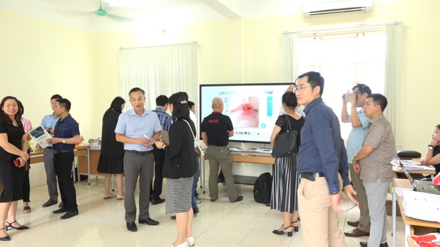 Cộng đồng các doanh nghiệp công nghệ giáo dục Việt Nam tổ chức hội thảo về giáo dục thông minh tại Hòa Bình - 5 Cộng đồng các doanh nghiệp công nghệ giáo dục Việt Nam tổ chức hội thảo về giáo dục thông minh tại Hòa Bình - 5