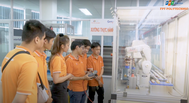 Đón đầu xu thế, giới trẻ theo đuổi ngành Công nghệ kỹ thuật điều khiển và tự động hóa - 4 Đón đầu xu thế, giới trẻ theo đuổi ngành Công nghệ kỹ thuật điều khiển và tự động hóa - 4