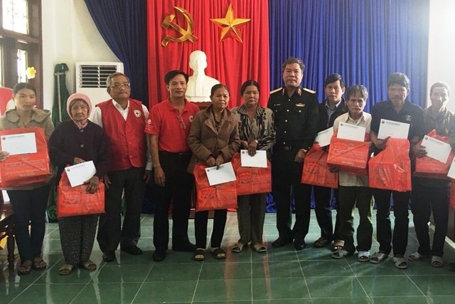 Xoa dịu vết thương do bom, mìn - 2 Xoa dịu vết thương do bom, mìn - 2