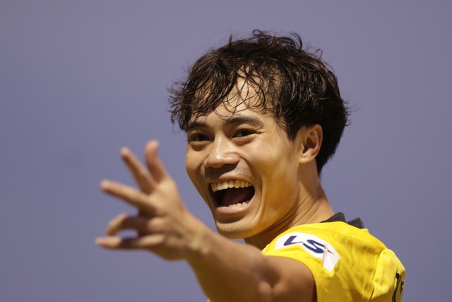 Đà Nẵng 0-2 HA Gia Lai: Bàn thắng siêu đỉnh của Văn Toàn - 1 Đà Nẵng 0-2 HA Gia Lai: Bàn thắng siêu đỉnh của Văn Toàn - 1