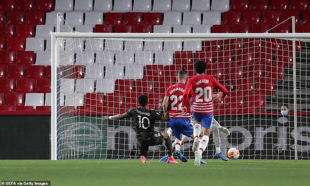 Man Utd mở toang cửa vào bán kết, Arsenal sảy chân đáng tiếc - 2