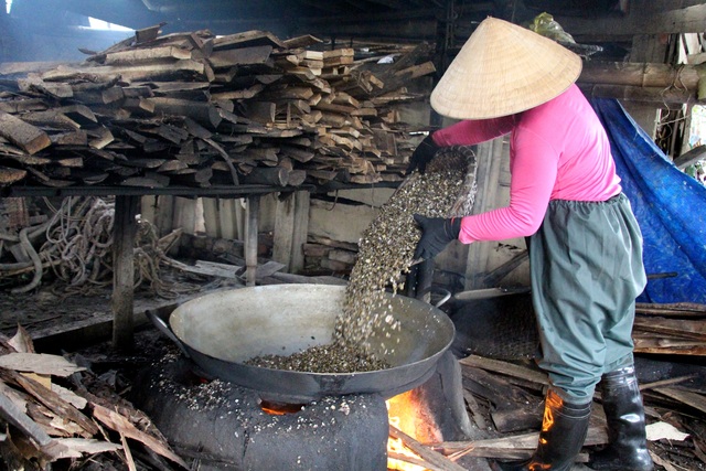 Làng đãi hến hơn 300 năm bên bờ sông La - 5 Làng đãi hến hơn 300 năm bên bờ sông La - 5