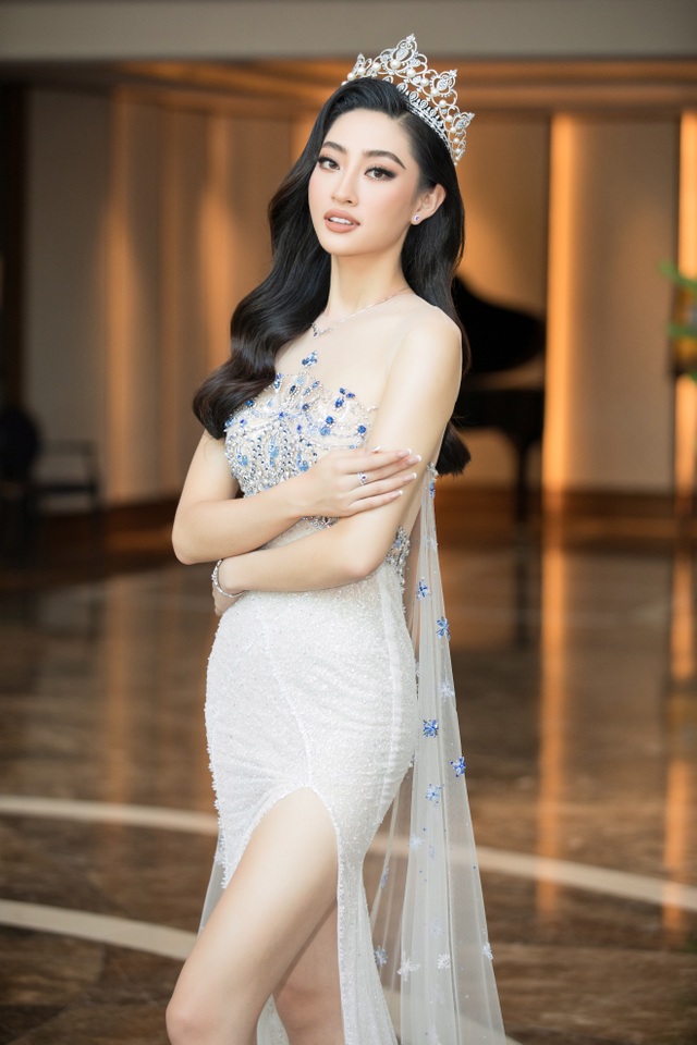 Lương Thùy Linh vượt qua ánh mắt nghi ngờ ra sao sau 2 năm đăng quang? - 1 Lương Thùy Linh vượt qua ánh mắt nghi ngờ ra sao sau 2 năm đăng quang? - 1