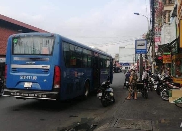TPHCM: Thực hư việc xe buýt không phục vụ người khuyết tật - 1 TPHCM: Thực hư việc xe buýt không phục vụ người khuyết tật - 1