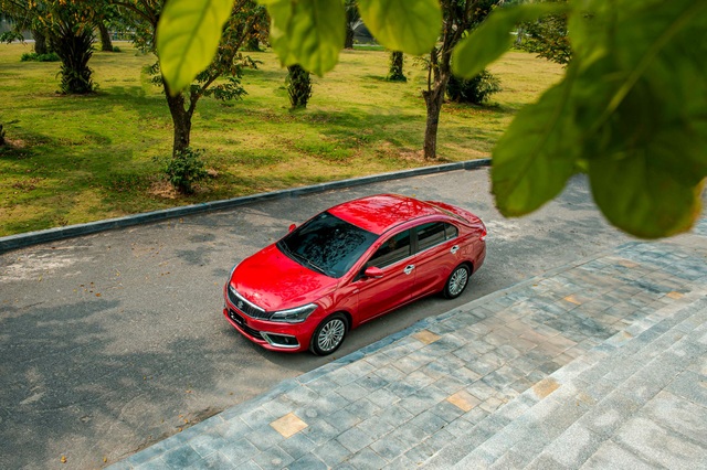 Suzuki Ciaz mới chinh phục các khách hàng khó tính - 2 Suzuki Ciaz mới chinh phục các khách hàng khó tính - 2