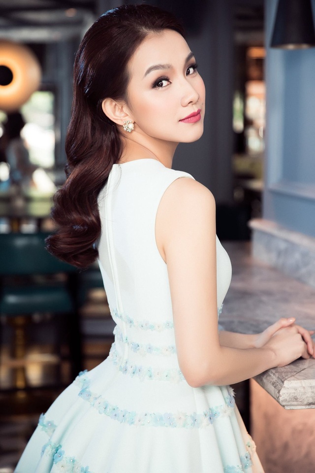Hoa hậu Thùy Lâm tái xuất sau nhiều năm ở ẩn, nhan sắc xinh đẹp gây sốt - 5 Hoa hậu Thùy Lâm tái xuất sau nhiều năm ở ẩn, nhan sắc xinh đẹp gây sốt - 5