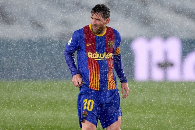Messi run cầm cập trước Real Madrid: Cơn mưa lạnh xóa nhòa tất cả! - 1