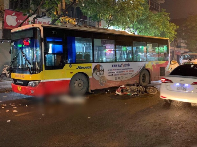 Nam thanh niên tử vong dưới bánh xe buýt - 1 Nam thanh niên tử vong dưới bánh xe buýt - 1
